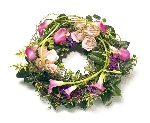 Wreath (Leaf Edging) Pink